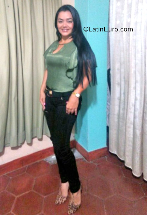 Date this attractive Colombia girl Camila from Pereira CO22207