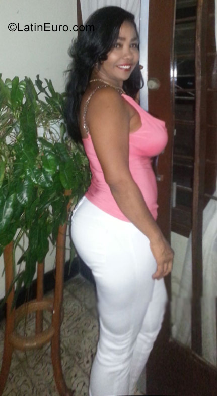 Date this charming Colombia girl Maria from Cartagena CO22244