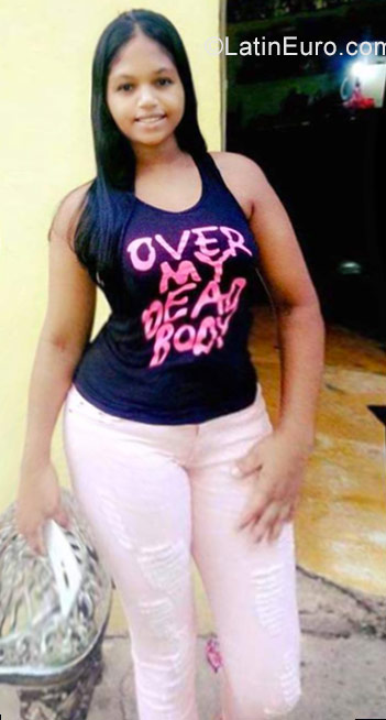 Date this stunning Dominican Republic girl Ana from Santiago DO30222
