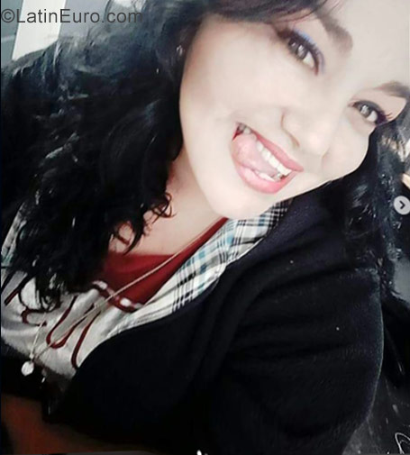 Date this happy Colombia girl Diana from Bogota CO22290