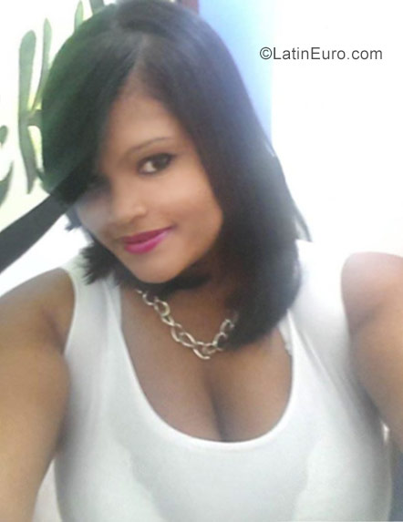 Date this passionate Dominican Republic girl Esther from Constana DO30279