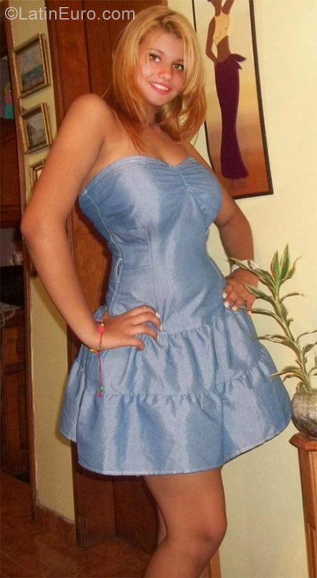 Date this cute Venezuela girl Kari from Valencia VE936
