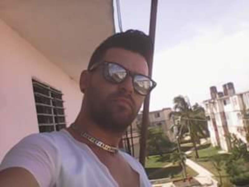 Date this lovely Cuba man Alberto Aguirre from Camag&uuml;ey CU108