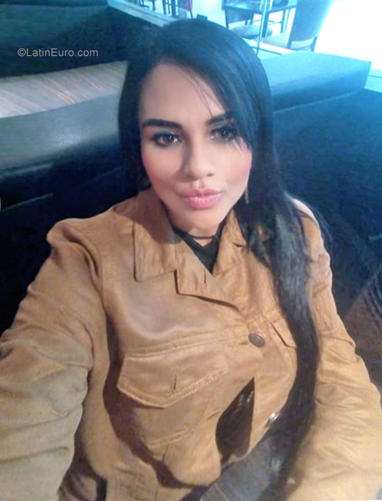 Date this funny Colombia girl Nancy from Medellin CO22343