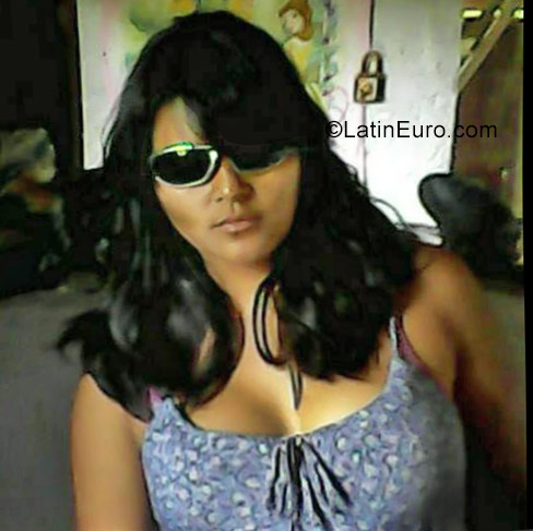 Date this sultry Honduras girl Lilian from Comayagua HN2361