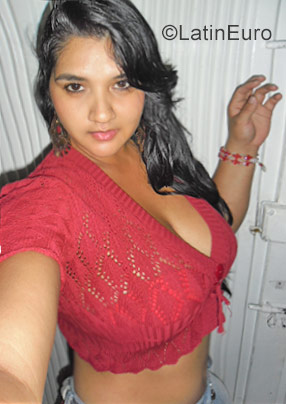 Date this lovely Colombia girl Angelandica from Palmira CO22352