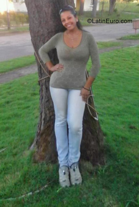 Date this young Venezuela girl Yenny from Bolivar VE957