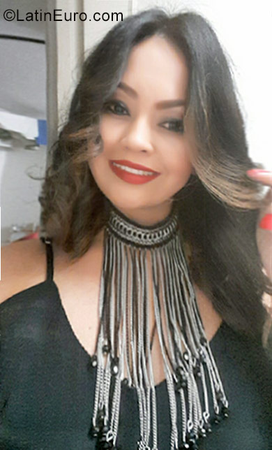 Date this tall Colombia girl Ru from Medellín CO22366