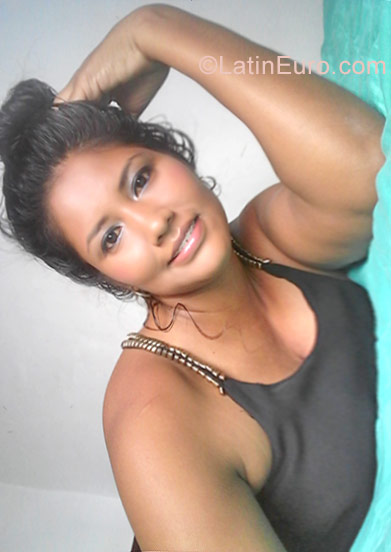 Date this hot Colombia girl Leidy from Cali CO22384