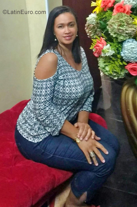Date this tall Colombia girl Martha from Santa Marta CO22459