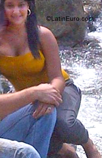 Date this cute Venezuela girl Juse from Maracaibo VE996
