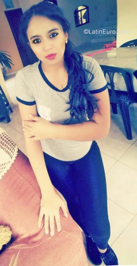 Date this cute Ecuador girl Jessy from Azogues EC213