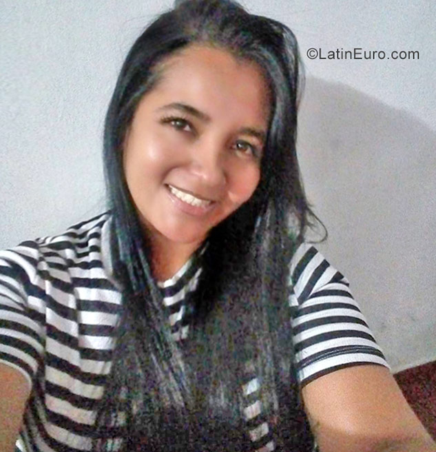 Date this cute Colombia girl Magui from Medellin CO22497