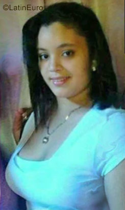 Date this foxy Dominican Republic girl Jalenny from Santo Domingo DO30502