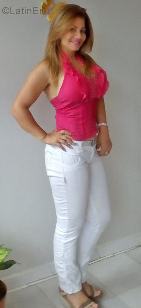Date this fun Venezuela girl Leliia from Valencia VE1015