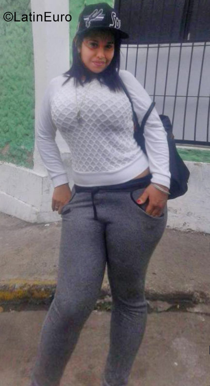 Date this delightful Venezuela girl Oriana from Caracas VE1016