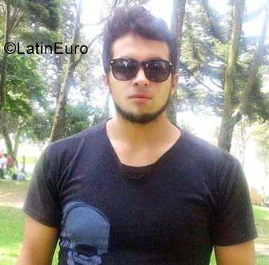 Date this voluptuous Colombia man Alejandro from Bogota CO22565