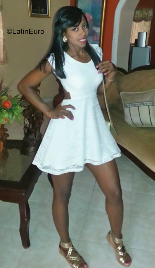Date this fun Dominican Republic girl Sherlyn from Santo Domingo DO30531