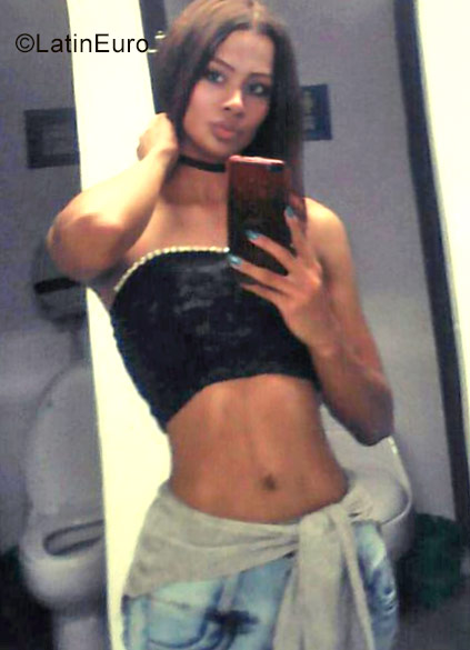 Date this hot Colombia girl Ariana from Pereira CO22576