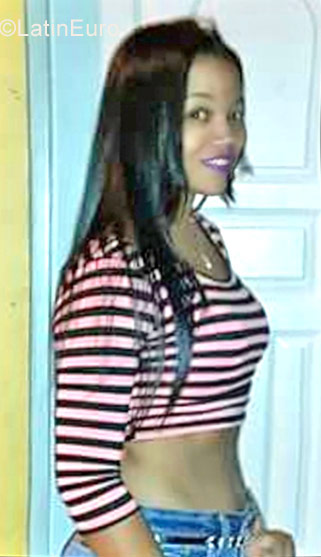 Date this fun Dominican Republic girl Evanely from Mao DO30541