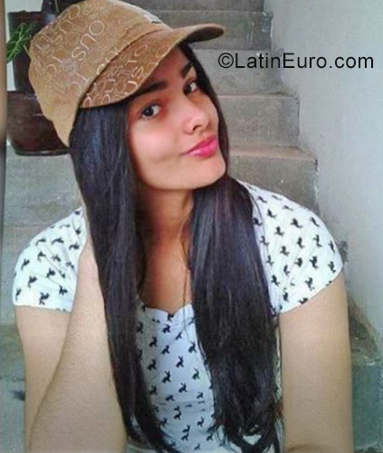 Date this delightful Colombia girl Paola from Ibague CO22647