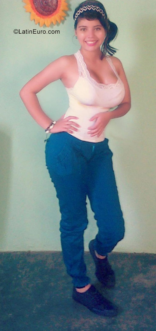 Date this good-looking Venezuela girl Gonely from El Tigre VE1052