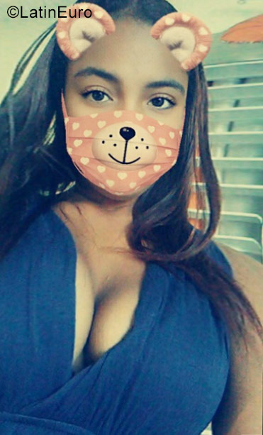 Date this nice looking Dominican Republic girl Jennifer valent from Santo Domingo DO30728