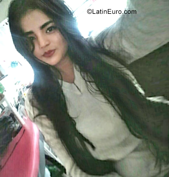 Date this georgeous Colombia girl Blanca from Bogota CO22766
