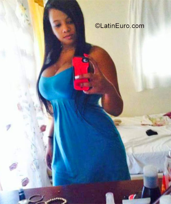 Date this georgeous Dominican Republic girl Julia from Santo Domingo DO30793