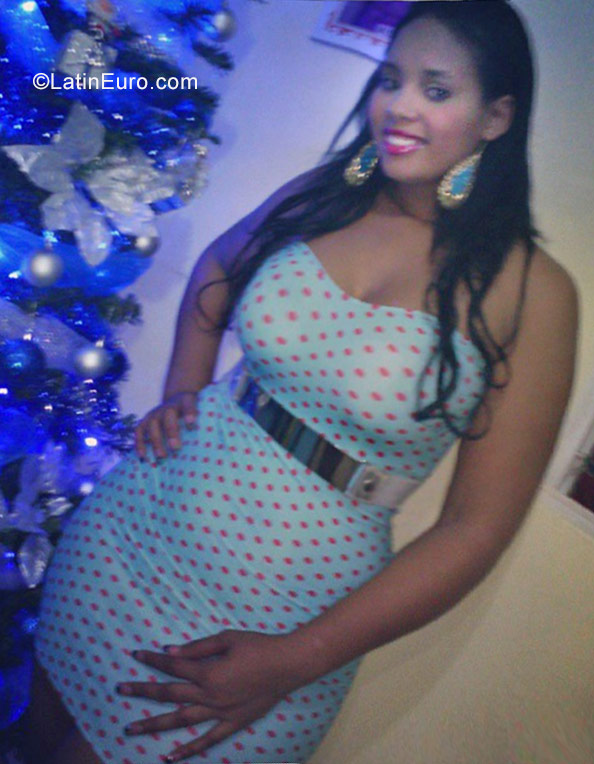 Date this young Dominican Republic girl Olineris from Distrito Nacional DO30814