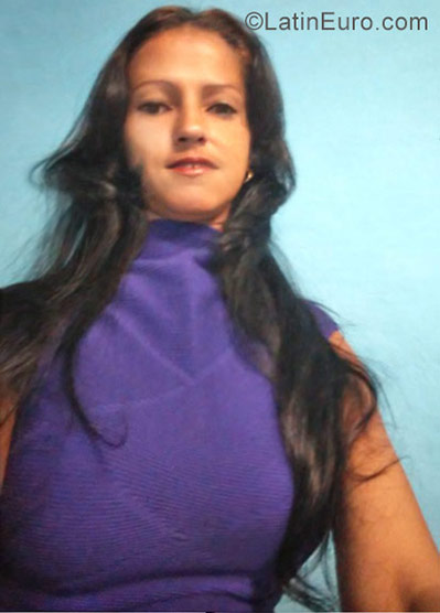 Date this young Cuba girl Duran from La Habana CU174