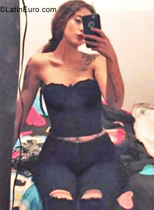 Date this foxy Mexico girl Leshla from Chihuahua City MX1540
