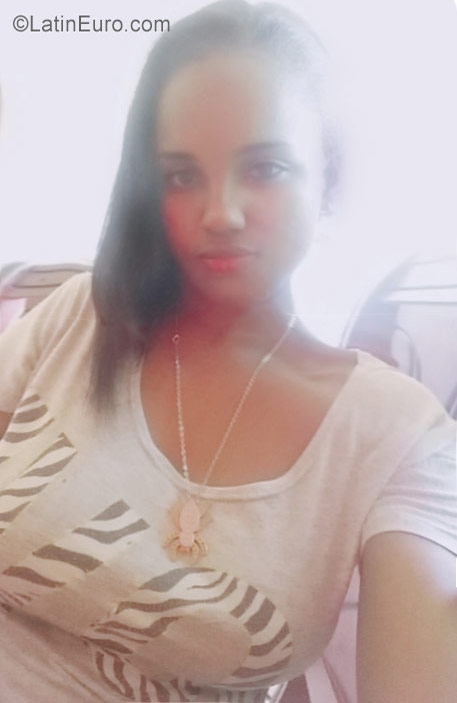 Date this foxy Dominican Republic girl Noelis from Puerto Plata DO30906