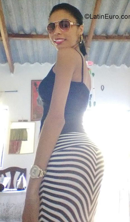 Date this sensual Colombia girl Vanessa from Santa Marta CO22896