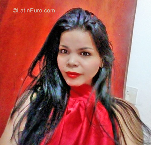 Date this georgeous Colombia girl Adriana from Riohacha CO22898