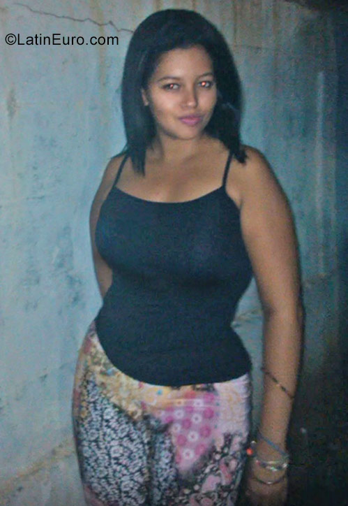 Date this tall Venezuela girl Carolina from Maracaibo VE1170