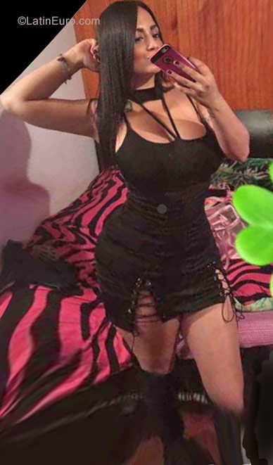 Date this lovely Colombia girl Diana from Manizales CO22901