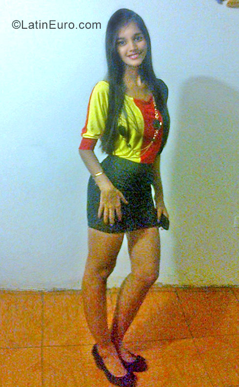 Date this athletic Venezuela girl Fabi from Maracaibo VE1182