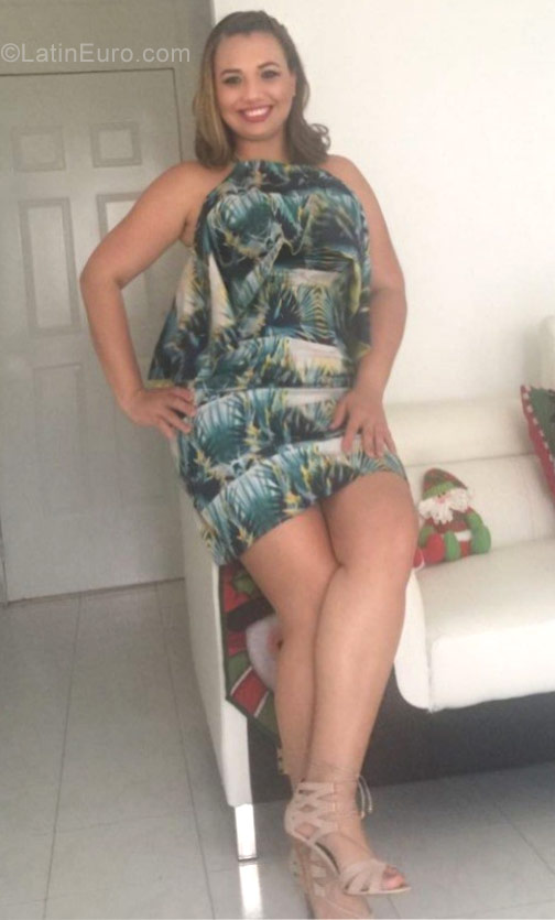 Date this voluptuous Colombia girl Johanna from Monteria CO22966