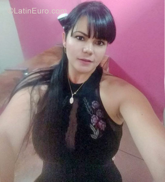 Date this attractive Colombia girl Ange from Medellin CO22986