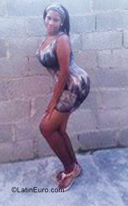 Date this sultry Dominican Republic girl Leandra parra from Santo Dominica DO31058
