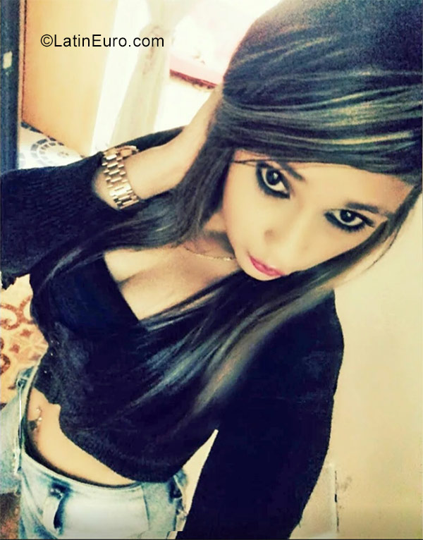 Date this cute Colombia girl Carolina from Medellin CO23071