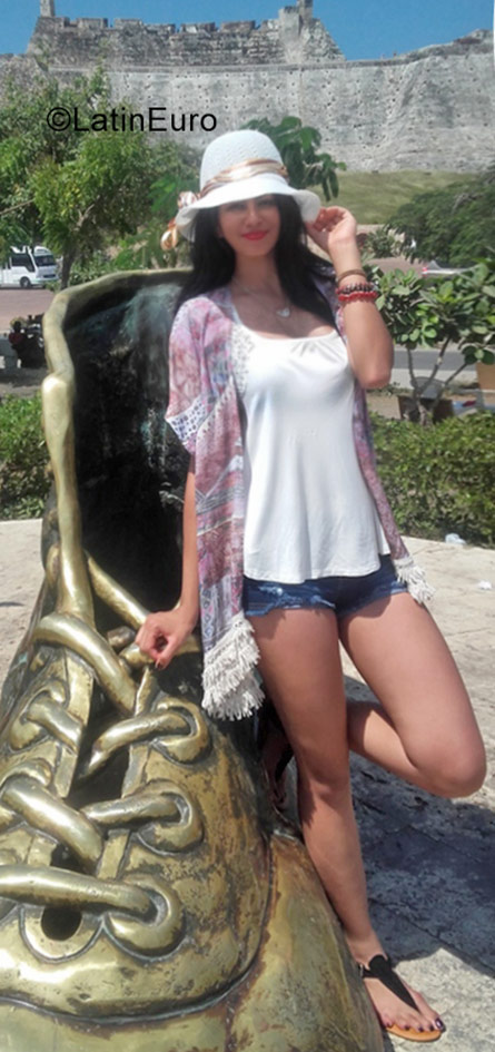 Date this charming Colombia girl Jerusa from Medellin CO23076