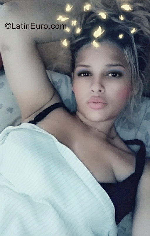Date this stunning Dominican Republic girl Omara from Santo Domingo DO31119