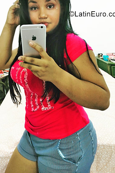 Date this sultry Dominican Republic girl Amanda from Santo Domingo DO31134