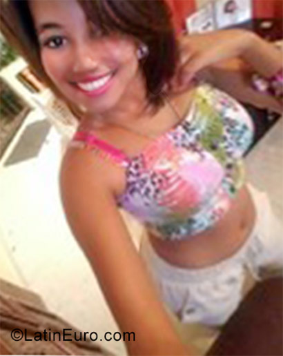 Date this gorgeous Dominican Republic girl Yer from Santo Domingo DO31175