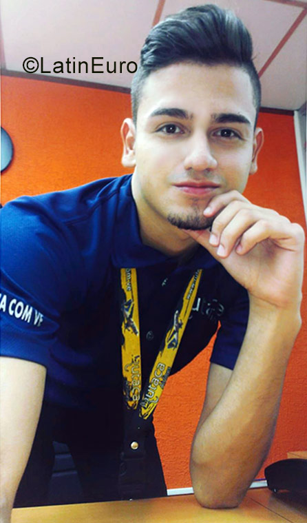 Date this charming Venezuela man Victor from Caracas VE1265