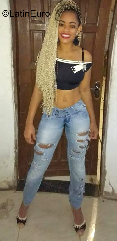 Date this tall Brazil girl Leya from Vitoria BR10409