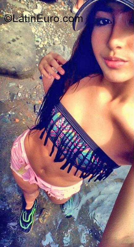 Date this foxy Colombia girl Adore from Medellin CO23170