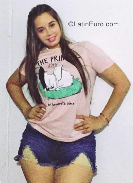 Date this stunning Colombia girl Estefania from Barranquilla CO23175
